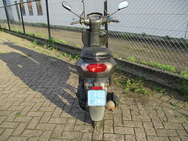 Peugeot - snorscooter - kisbee rs 4t - scooter - afbeelding 10 van  11