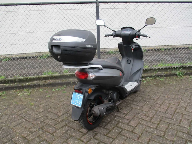 Peugeot - snorscooter - kisbee rs injectie - scooter - afbeelding 9 van  11