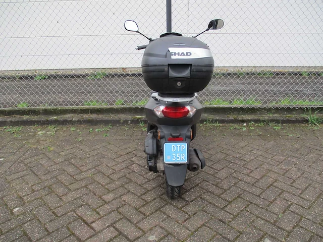 Peugeot - snorscooter - kisbee rs injectie - scooter - afbeelding 10 van  11