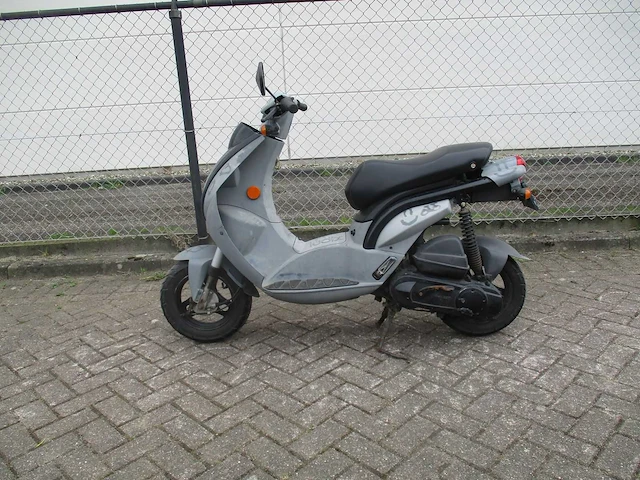 Peugeot - snorscooter - ludix one 2 takt - scooter - afbeelding 1 van  11