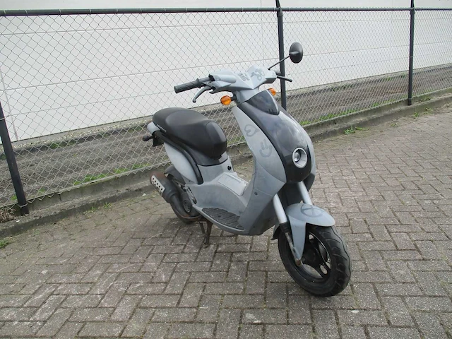 Peugeot - snorscooter - ludix one 2 takt - scooter - afbeelding 7 van  11