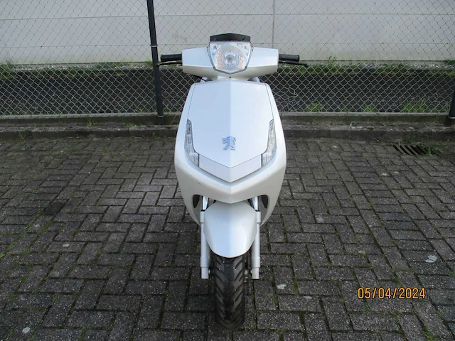 Peugeot - snorscooter - new viva city "basic" - scooter - afbeelding 3 van  9