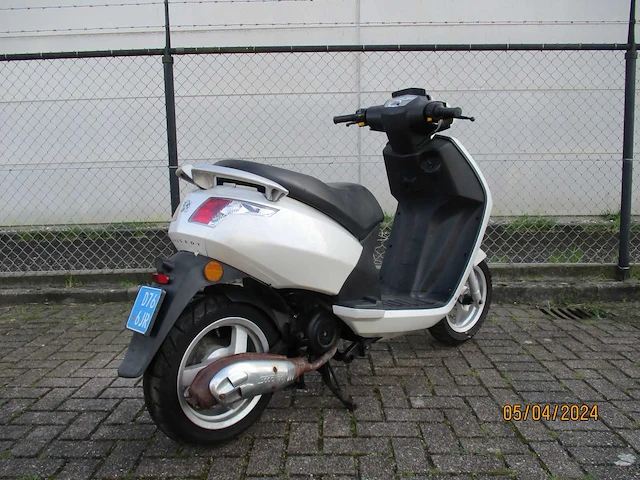 Peugeot - snorscooter - new viva city "basic" - scooter - afbeelding 6 van  9