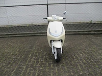 Peugeot - snorscooter - new viva city sixties - scooter - afbeelding 6 van  12