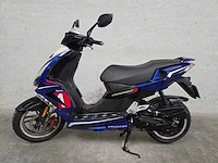 Peugeot - snorscooter - speedfight 3 - 4t 25km uitvoering f014br - afbeelding 1 van  7