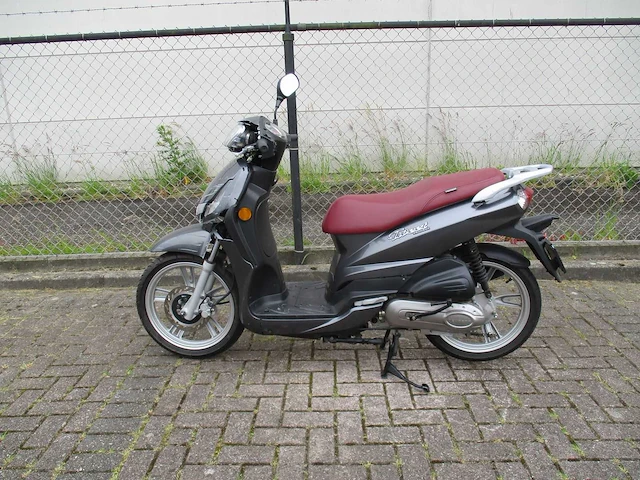 Peugeot - snorscooter - tweet - scooter - afbeelding 1 van  11