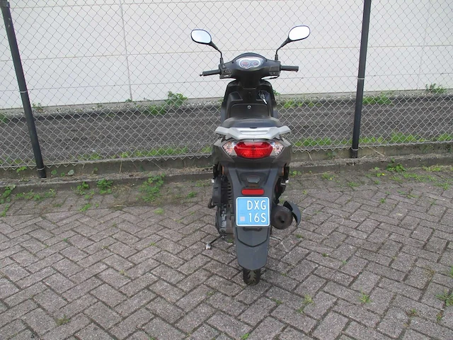 Peugeot - snorscooter - tweet evo - scooter - afbeelding 10 van  11