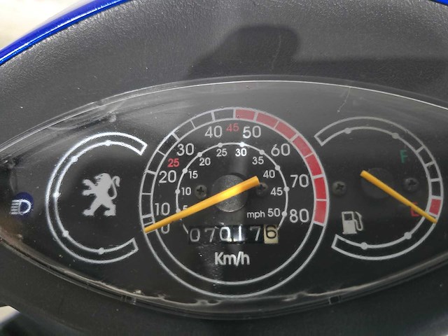 Peugeot - snorscooter - v-click - 4t 25km uitvoering d250bl - afbeelding 7 van  7