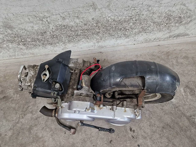 Peugeot - snorscooter - v click - 4t 25km uitvoering f975gb - afbeelding 2 van  11
