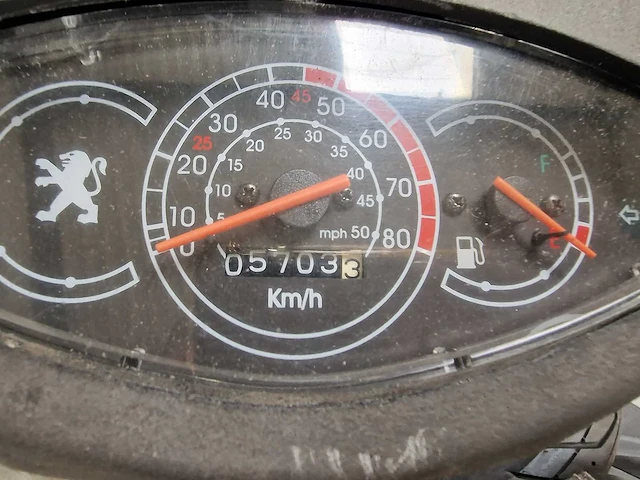 Peugeot - snorscooter - v click - 4t 25km uitvoering f975gb - afbeelding 9 van  11