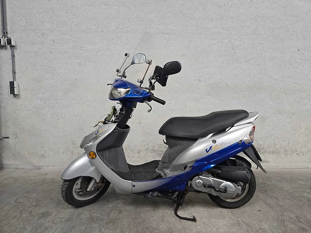 Peugeot - snorscooter - v-click - 4t 25km uitvoering fv509s - afbeelding 1 van  7