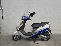 Peugeot - snorscooter - v-click - 4t 25km uitvoering fv509s - afbeelding 1 van  7