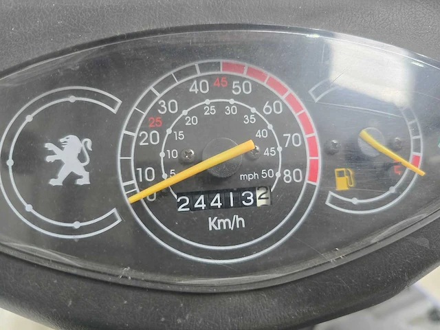 Peugeot - snorscooter - v-click - 4t 25km uitvoering fv509s - afbeelding 7 van  7