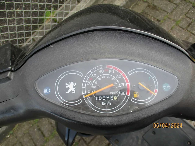 Peugeot - snorscooter - v-click - scooter - afbeelding 2 van  10