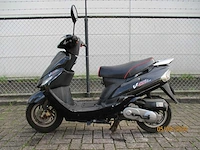 Peugeot - snorscooter - v-click - scooter - afbeelding 1 van  10