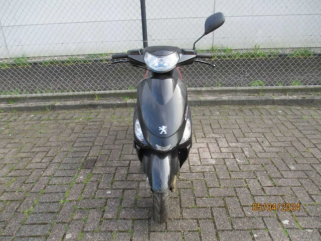 Peugeot - snorscooter - v-click - scooter - afbeelding 4 van  10