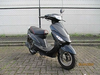 Peugeot - snorscooter - v-click - scooter - afbeelding 5 van  10