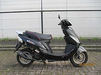 Peugeot - snorscooter - v-click - scooter - afbeelding 6 van  10