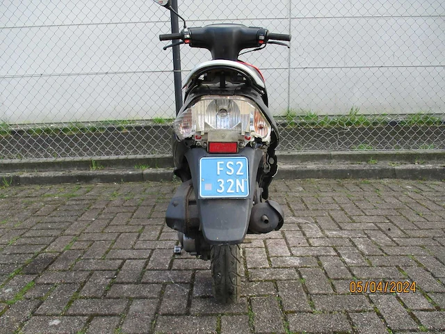 Peugeot - snorscooter - v-click - scooter - afbeelding 10 van  10