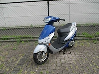 Peugeot - snorscooter - v-click - scooter - afbeelding 2 van  9