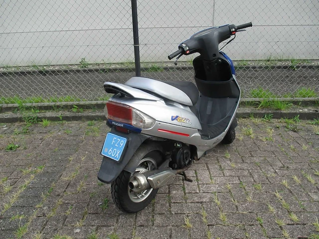 Peugeot - snorscooter - v-click - scooter - afbeelding 6 van  9