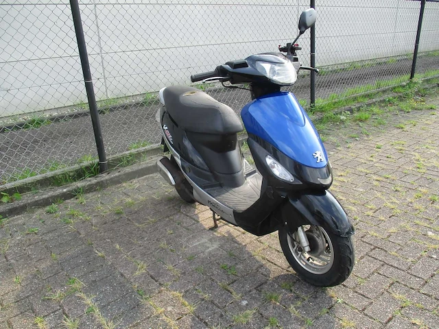 Peugeot - snorscooter - v-click - scooter - afbeelding 4 van  9