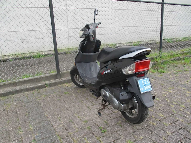 Peugeot - snorscooter - v-click - scooter - afbeelding 11 van  12