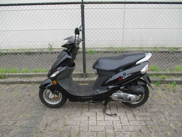 Peugeot - snorscooter - v-click - scooter - afbeelding 1 van  12