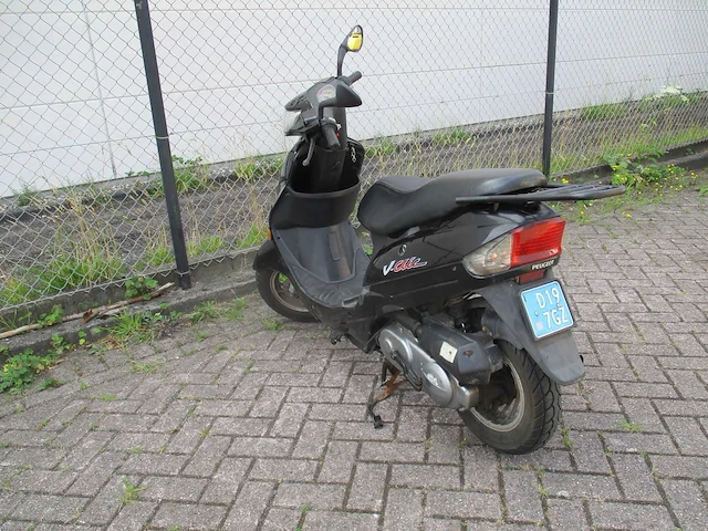 Peugeot - snorscooter - v-click - scooter - afbeelding 2 van  11