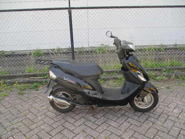 Peugeot - snorscooter - v-click - scooter - afbeelding 8 van  11