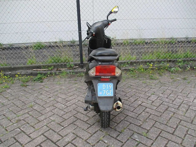 Peugeot - snorscooter - v-click - scooter - afbeelding 10 van  11