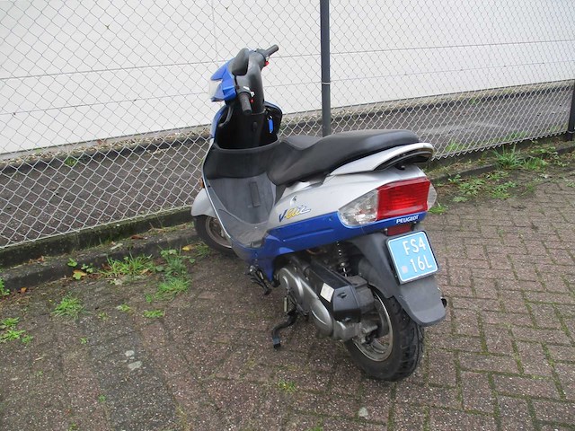 Peugeot - snorscooter - v-click - scooter - afbeelding 2 van  10