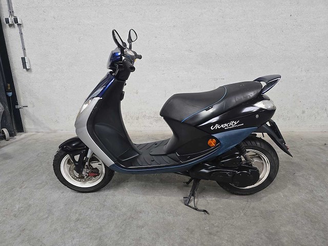 Peugeot - snorscooter - viva city - 2t 25km uitvoering 23dnf3 - afbeelding 1 van  7