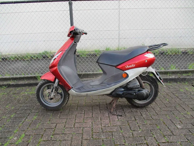 Peugeot - snorscooter - viva city "basic" 2 tact - scooter - afbeelding 1 van  9