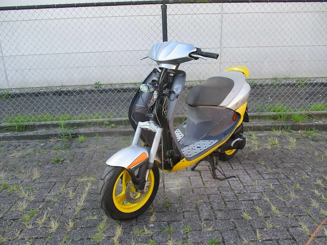 Peugeot - snorscooter - viva city x-race 2 takt - scooter - afbeelding 2 van  11