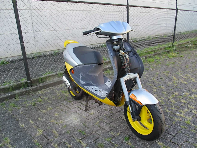 Peugeot - snorscooter - viva city x-race 2 takt - scooter - afbeelding 5 van  11