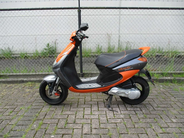 Peugeot - snorscooter 2 tact - viva city sport line 4 - scooter - afbeelding 1 van  11