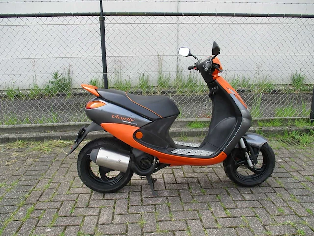 Peugeot - snorscooter 2 tact - viva city sport line 4 - scooter - afbeelding 8 van  11