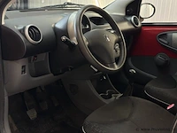 Peugeot 107 1.0-12v sublime | jk214j | bj 2009 - afbeelding 15 van  21