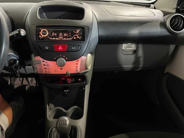 Peugeot 107 1.0-12v urban move, 4-kxk-19 - afbeelding 3 van  13