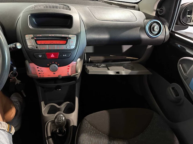 Peugeot 107 1.0-12v urban move, 99-nbd-2 - afbeelding 3 van  13