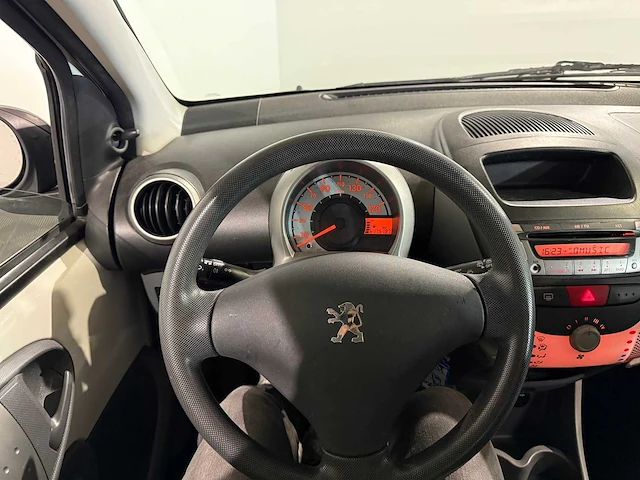 Peugeot 107 1.0-12v xr, 22-ltg-6 - afbeelding 2 van  13