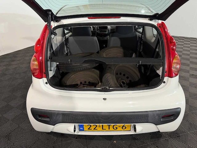 Peugeot 107 1.0-12v xr, 22-ltg-6 - afbeelding 8 van  13