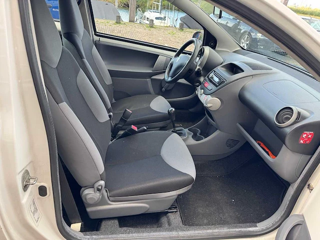 Peugeot 107 1.0-12v xr 41-nzb-2 - afbeelding 11 van  13