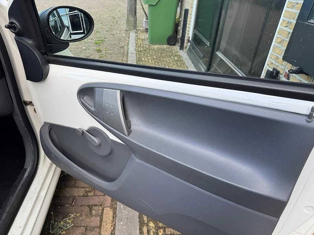Peugeot 107 1.0-12v xr 41-nzb-2 - afbeelding 13 van  13