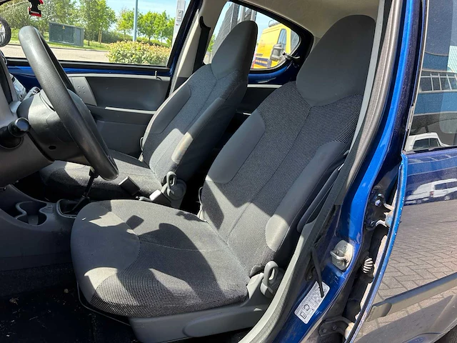 Peugeot 107 1.0-12v xr 68pk 2006, 1-svr-93 - afbeelding 11 van  29