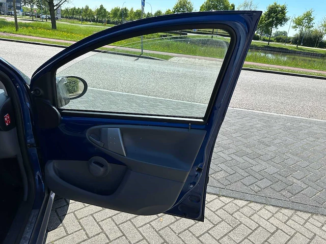 Peugeot 107 1.0-12v xr 68pk 2006, 1-svr-93 - afbeelding 18 van  29