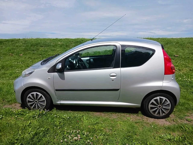 Peugeot 107 1.0-12v xr , z-959-pn - afbeelding 2 van  15