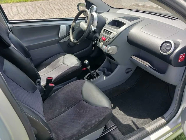 Peugeot 107 1.0-12v xr , z-959-pn - afbeelding 15 van  15