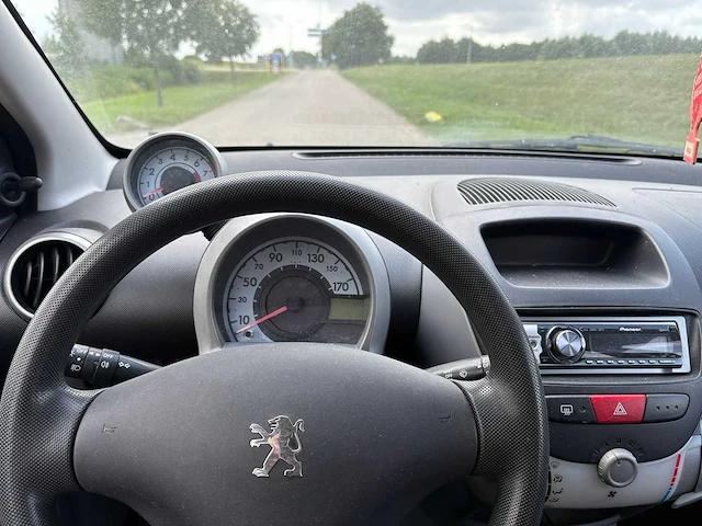 Peugeot 107 1.0-12v xs , 04-sz-sl - afbeelding 19 van  22